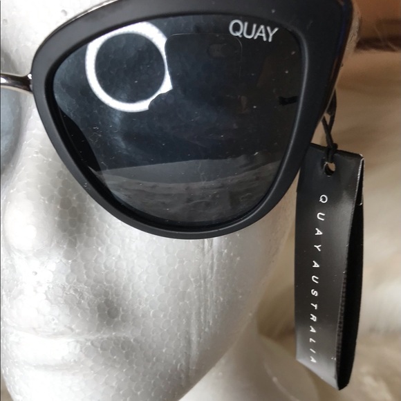 🎉QUAY SUNGLASSES🎉 - Picture 5 of 6
